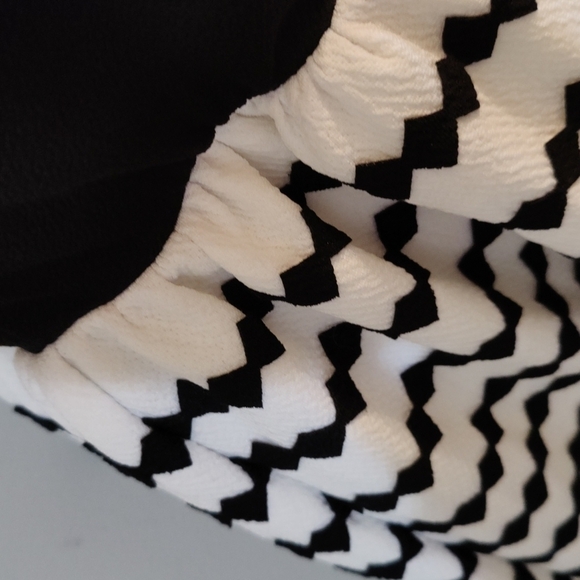 ALYA Strapless Black and White Dress, Size Small, lined, full zip back w/hook - Picture 4 of 13